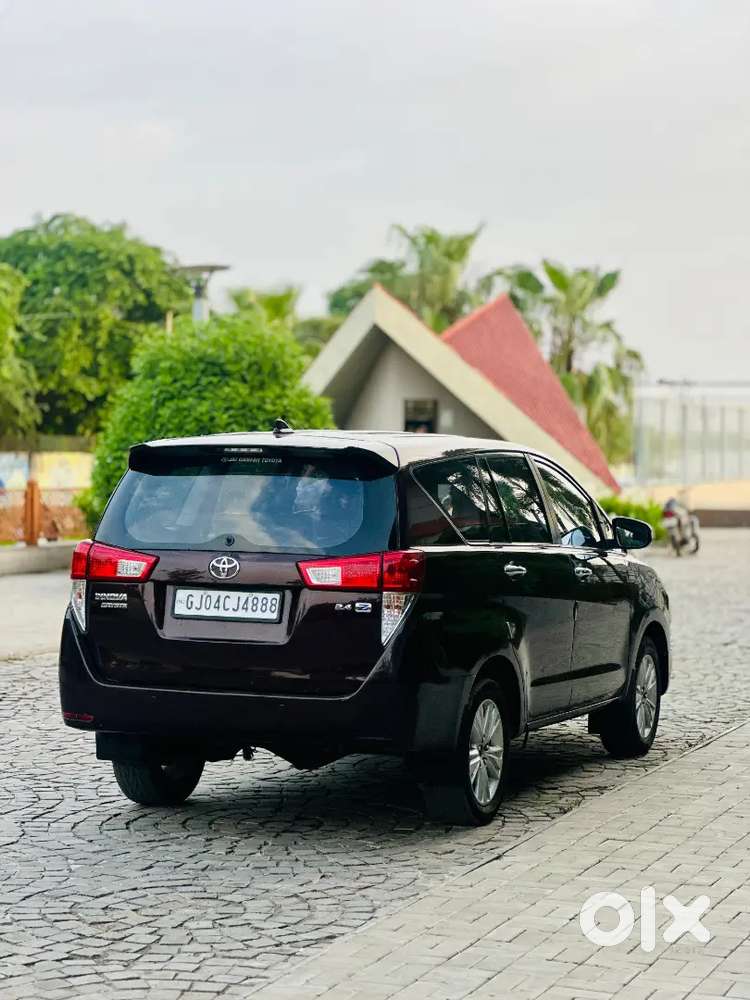 2016 Toyota Innova Crysta डीज़ल मैनुअल