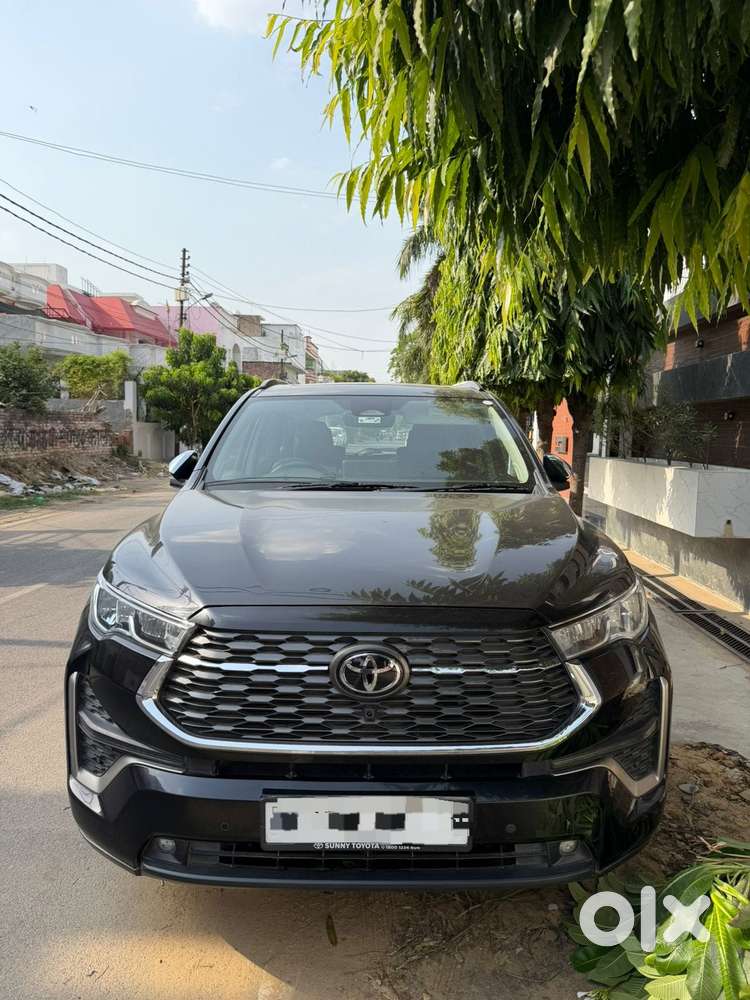 Toyota Innova Hycross 2.0 Zx Hybrid 7 Str, 2025, Petrol