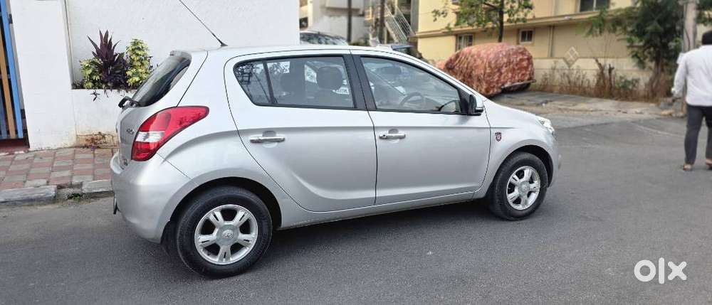 Hyundai I20 2009-2011 Asta, 2010, Petrol