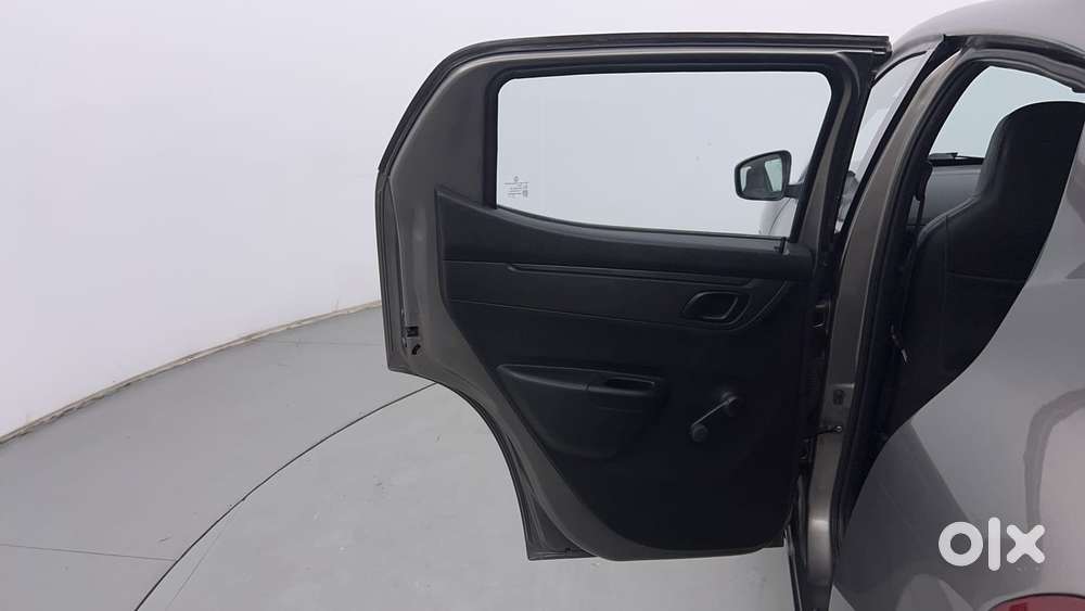 Renault Kwid 2019-ongoing 1.0 Rxt (o), 2017, Petrol