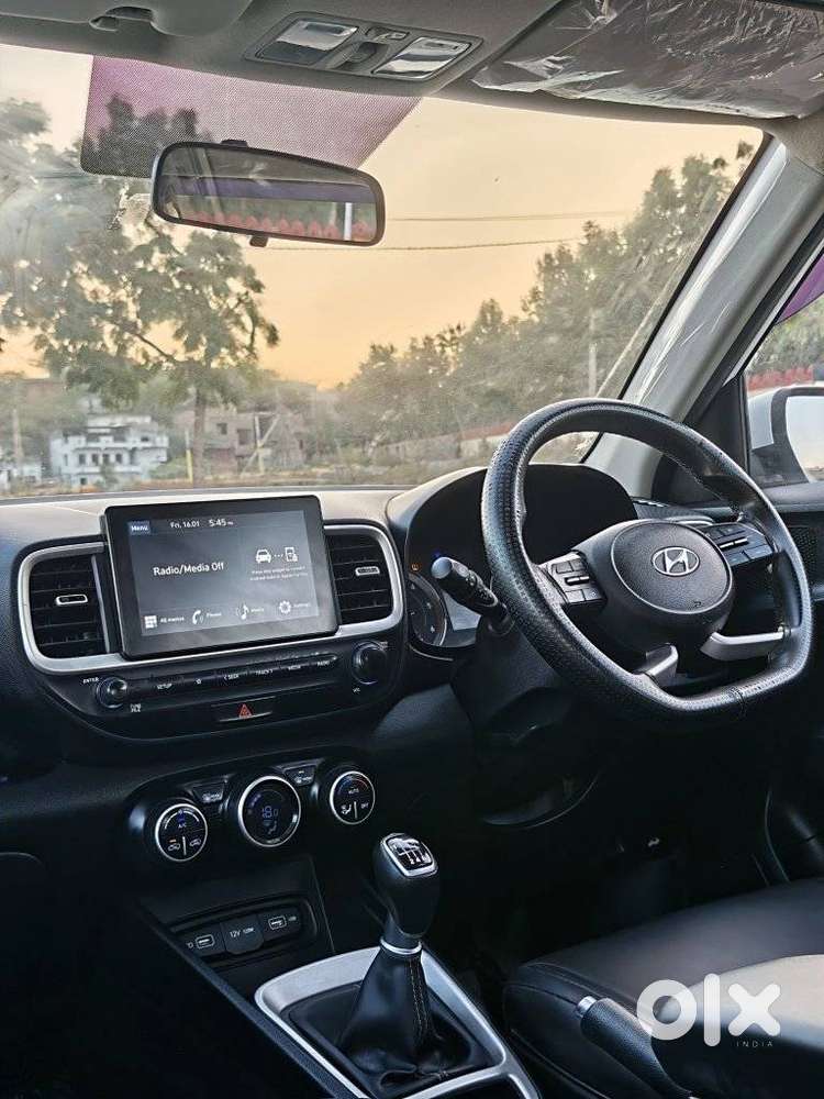 Hyundai Venue Sx (o) Mt 1.5 Diesel, 2021, Diesel