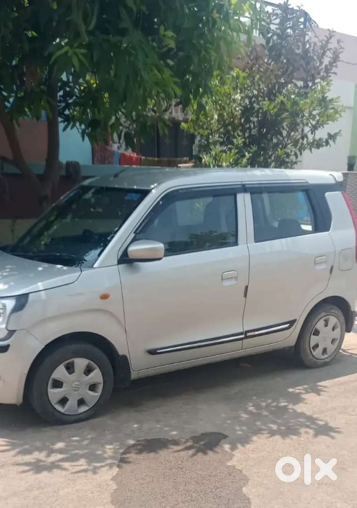 Maruti Suzuki Silky Silver  Color Wagon R Vxi