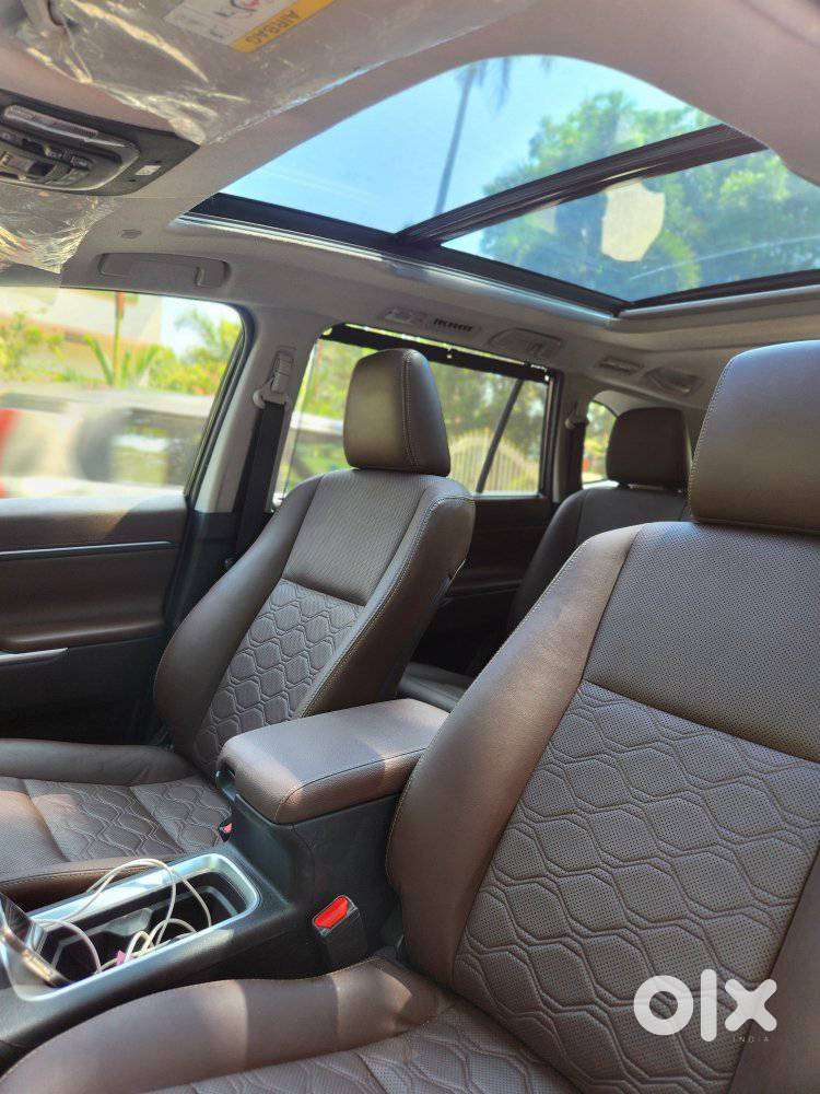 Toyota Innova Hycross 2.0 Zx (o) Hybrid 7 Str, 2023, Petrol