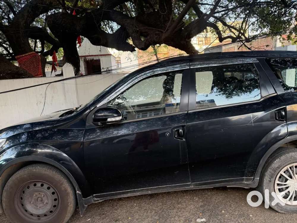 Mahindra Xuv500 2017 Diesel 143000 Km Driven