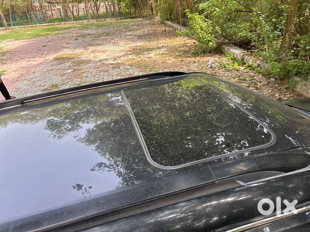 Mahindra Xuv300 Turbosport 2023 Petrol Well Maintained