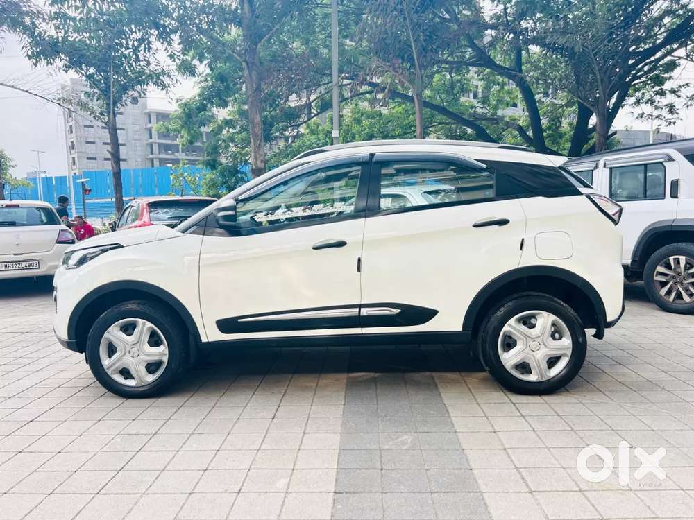 Tata Nexon 1.2 Revotron Xm (s), 2022, Petrol
