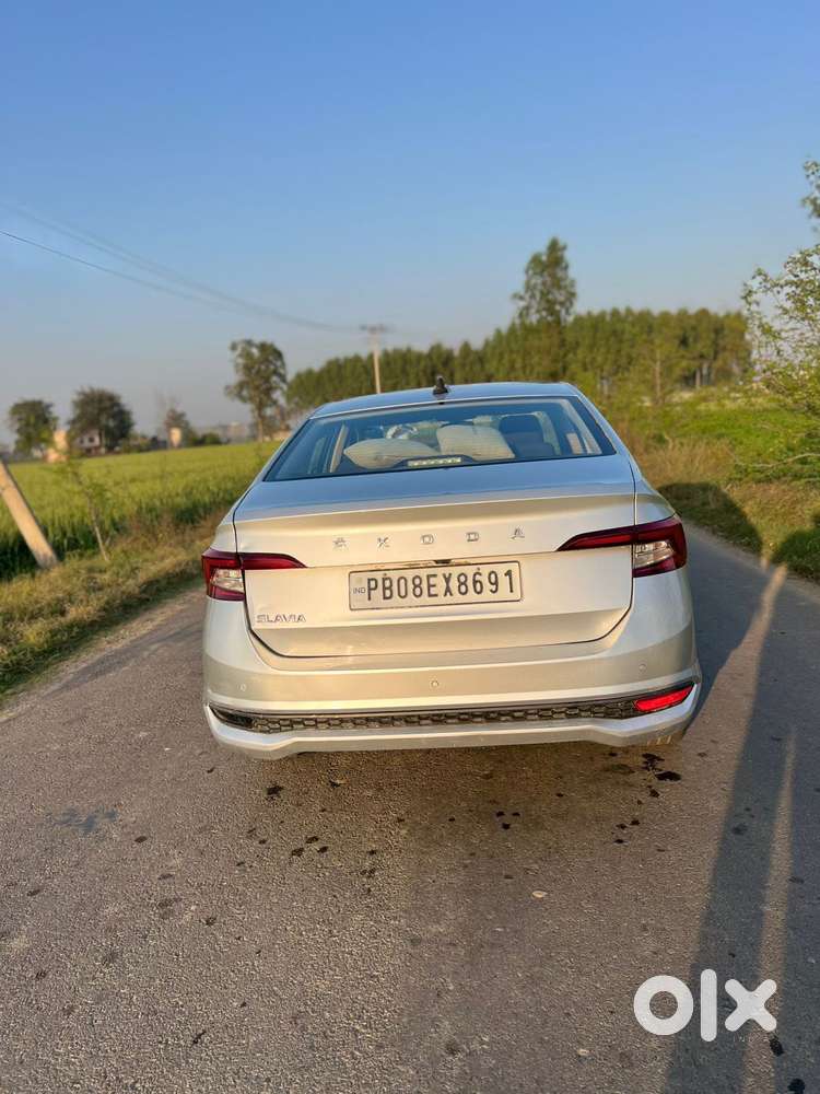 Skoda Slavia Ambition 1.0l Tsi At, 2022, Petrol