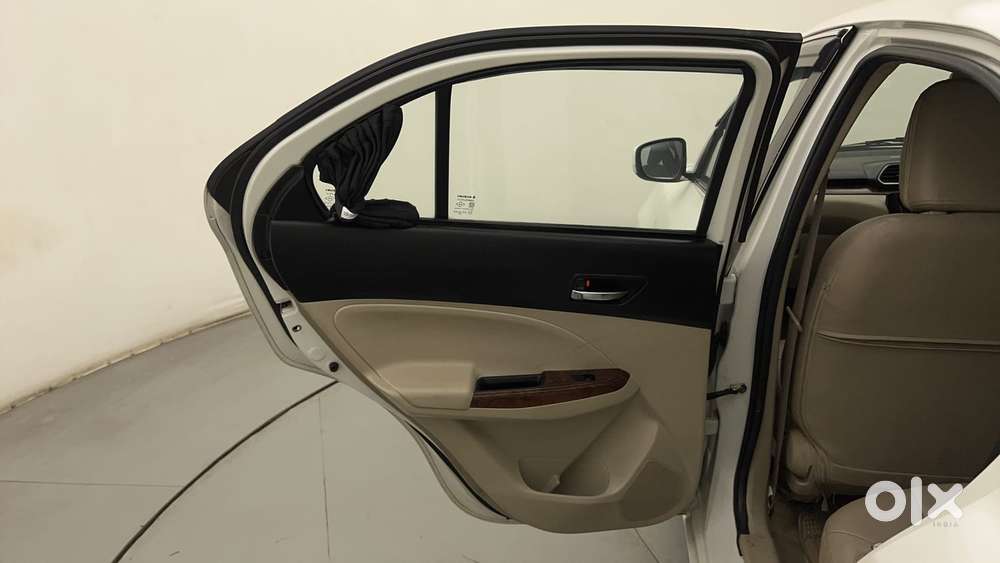 Maruti Suzuki Dzire 1.2 Zxi Amt, 2017, Petrol