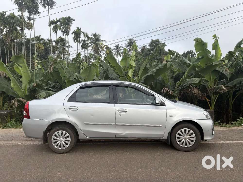 Toyota Etios Cross Limited 2012