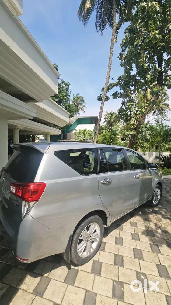 Toyota Innova Crysta 2.8 Z 2016 Diesel Automatic