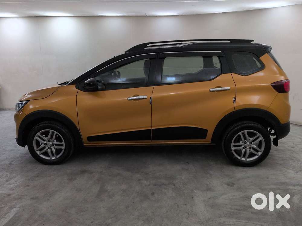 Renault Triber 1.0 Rxz Dual Tone, 2022, Petrol