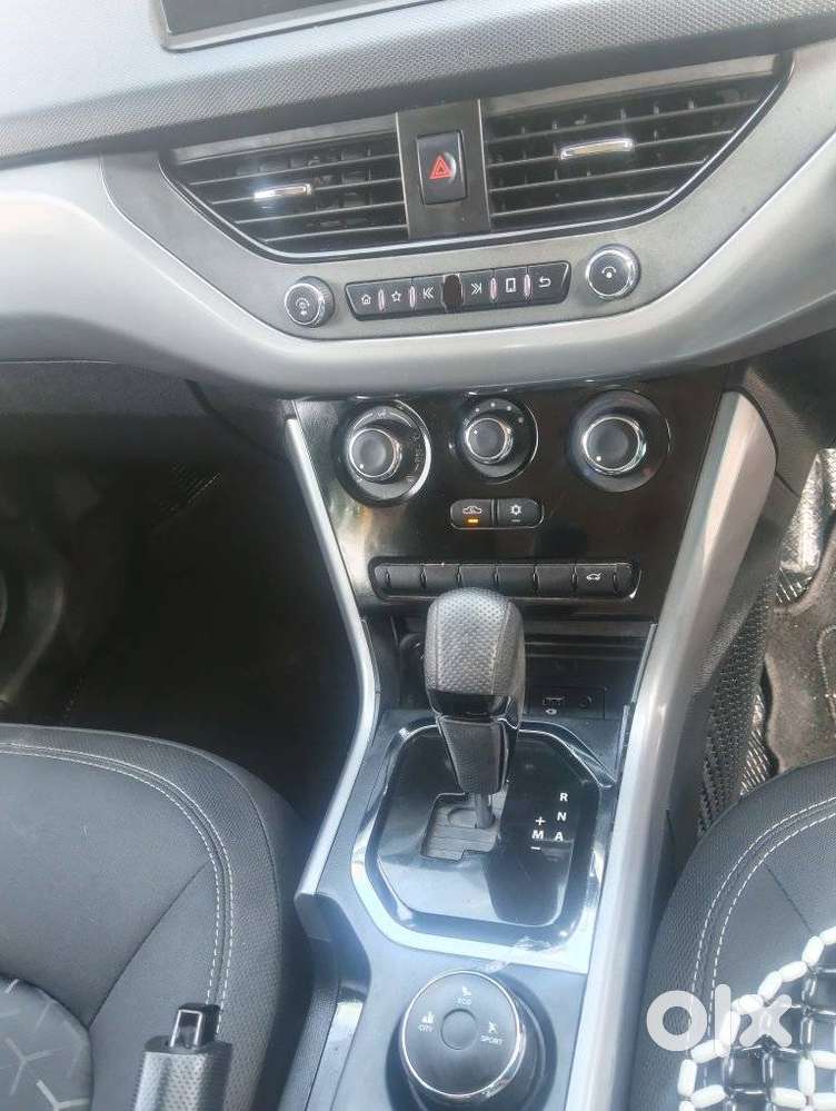 Tata Nexon 1.2 Revotron Xma Amt (s), 2022, Petrol