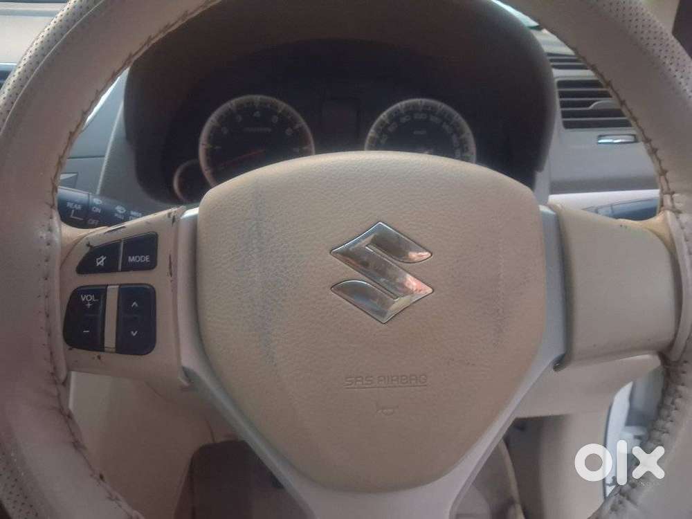 Maruti Suzuki Ertiga Zxi, 2012, Petrol