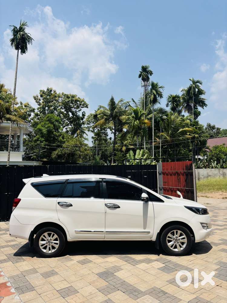 Toyota Innova Crysta 2.8 Gx At 8s, 2016, Diesel