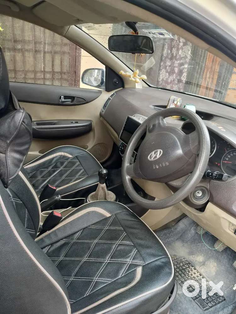 Hyundai I20 2012 Cng & Hybrids 80000 Km Driven