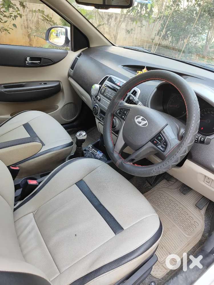 Hyundai I20 2013 Diesel 105000 Km Driven Well Maintained.