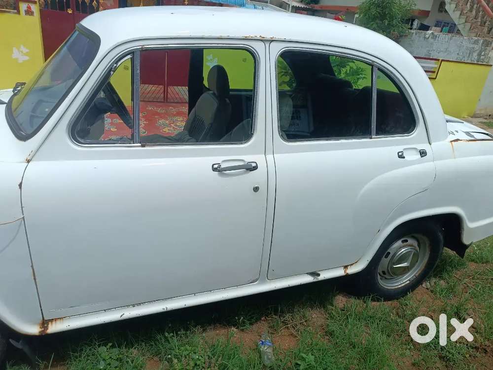 Ambassador Classic Nova 2000