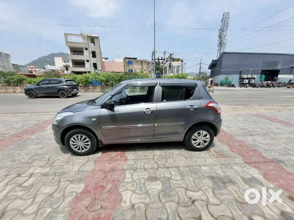 Maruti Suzuki Swift Lxi 2017