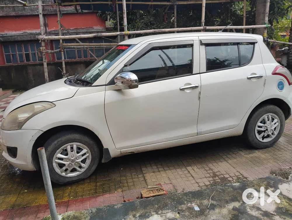 Maruti Suzuki Swift 2013 Diesel 90000 Km Driven