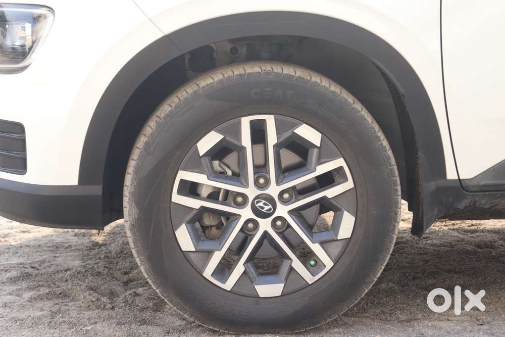 New Car With Premium Maintenance Luxury Vechile