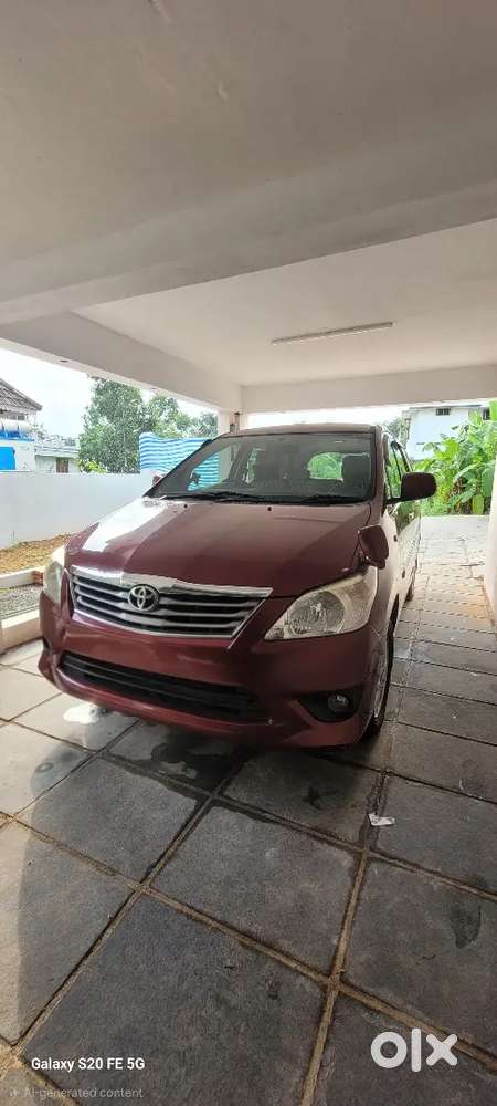 Toyota Innova G 2012 Diesel 292000 Km Driven