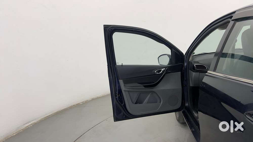 Tata Tigor Xza, 2018, Petrol