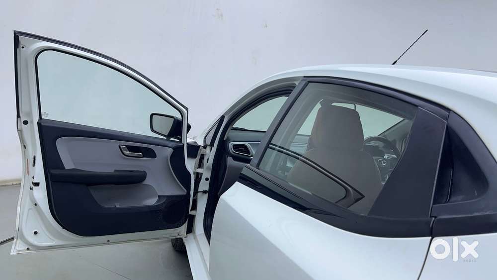 Tata Altroz Xz, 2020, Petrol