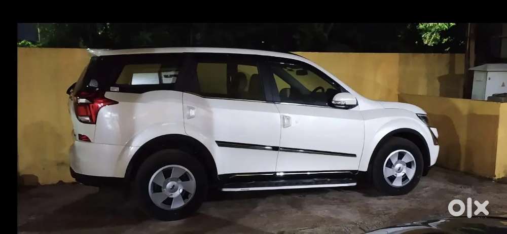 Mahindra Xuv500 New Model, Pearl White, Year 2020 Diesel 41200 Done