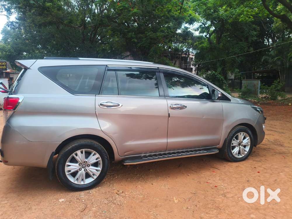 Toyota Innova Crysta 2016