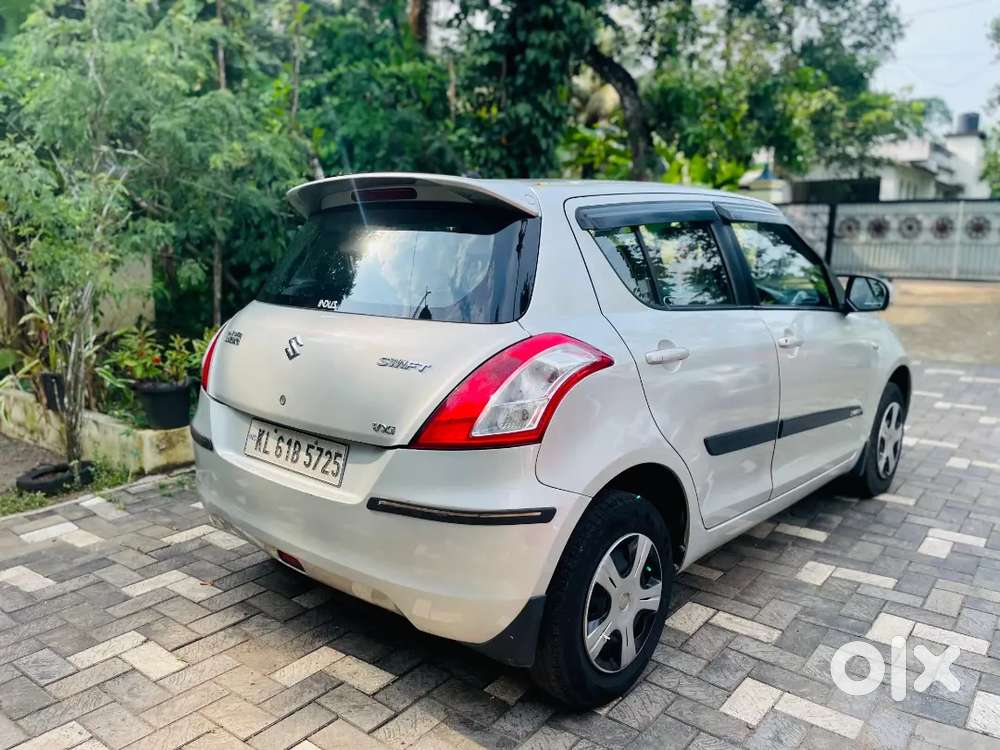 Maruti Suzuki Swift Vxi 2016 Showroom Service