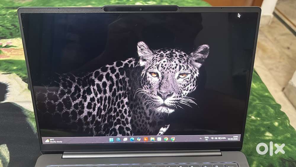 Lenovo Yoga slim 7 1tb ssd 16gb ram intel ultra 5