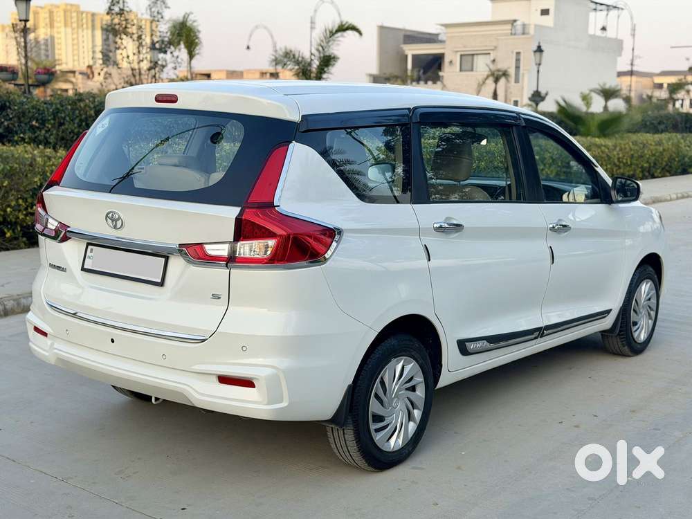 Toyota Rumion S Cng, 2025, Cng & Hybrids