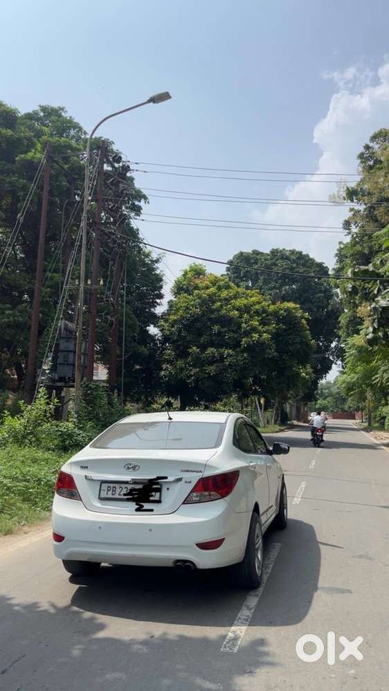 Hyundai Verna 2012 Diesel 150000 Km Driven