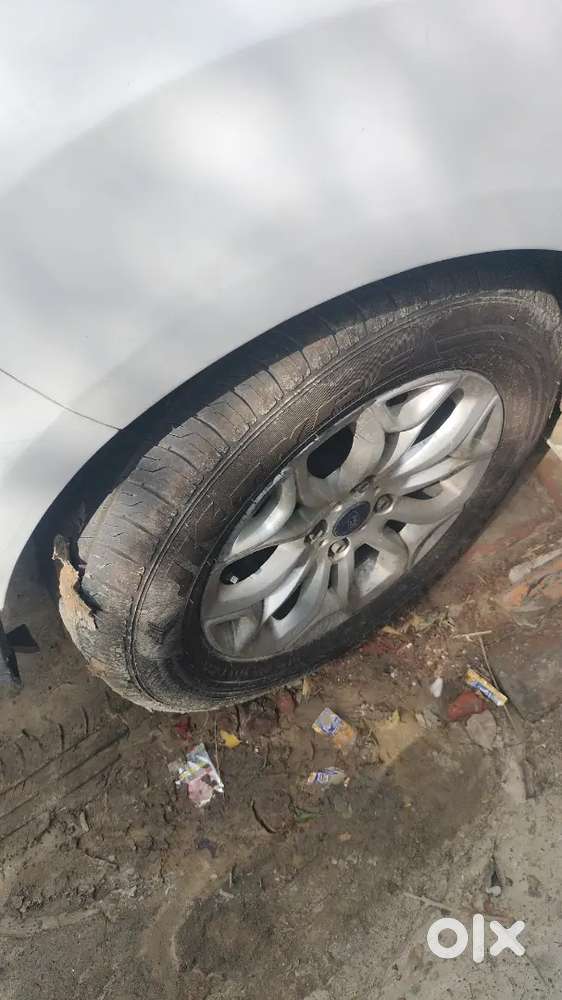 Condition Excellent All Tyre New Ac Chilled