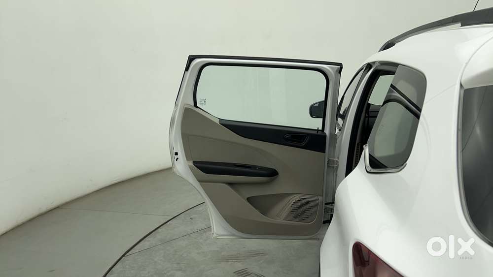 Renault Triber Rxt, 2022, Petrol