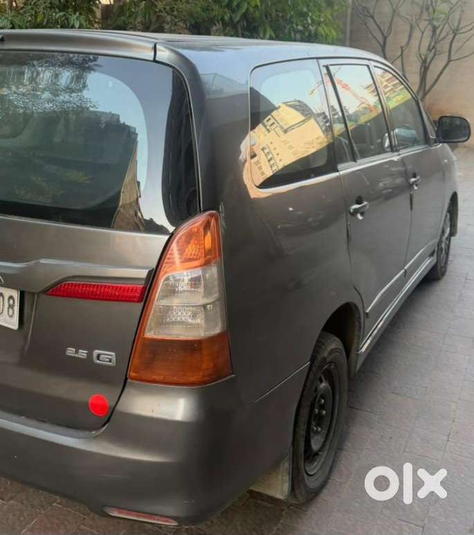 Toyota Innova 2.5 Gx 8 Seater Limited Edition, 2015, Diesel
