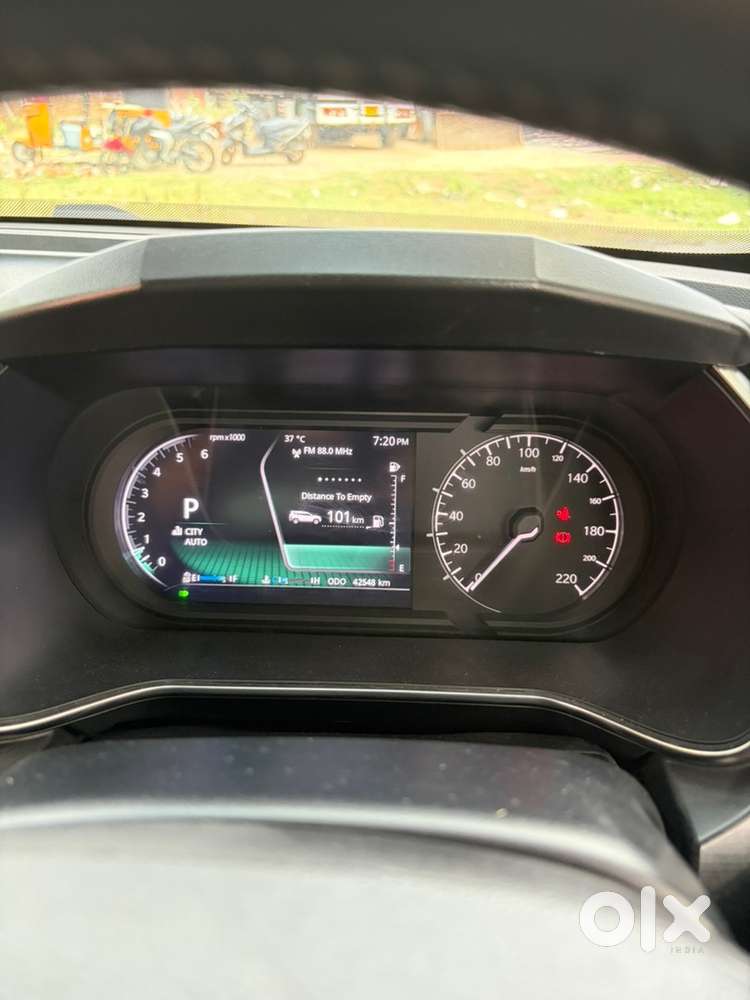 Tata Safari Xza+ Automatic Diesel 2021 – Top-end Variant