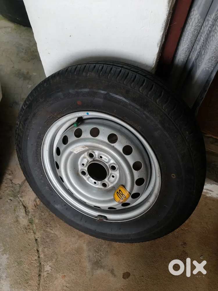 Tyre for sale 165/80
