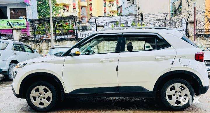 Hyundai Venue 1.2 S Plus, 2022, Petrol