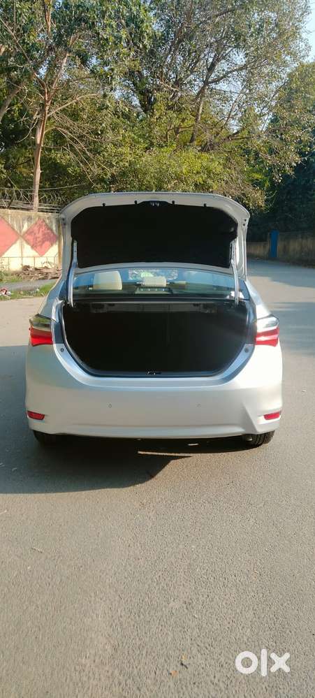 Toyota Corolla Altis 1.8 G Cvt, 2018, Petrol
