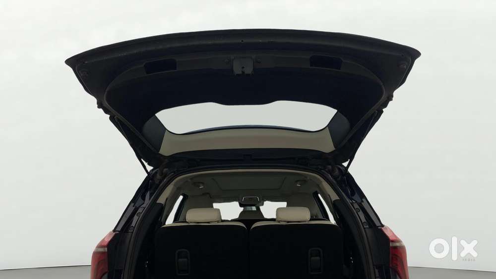 Mahindra Xuv700 2.0 Ax 7 Petrol At Luxury Pack Str, 2023, Petrol