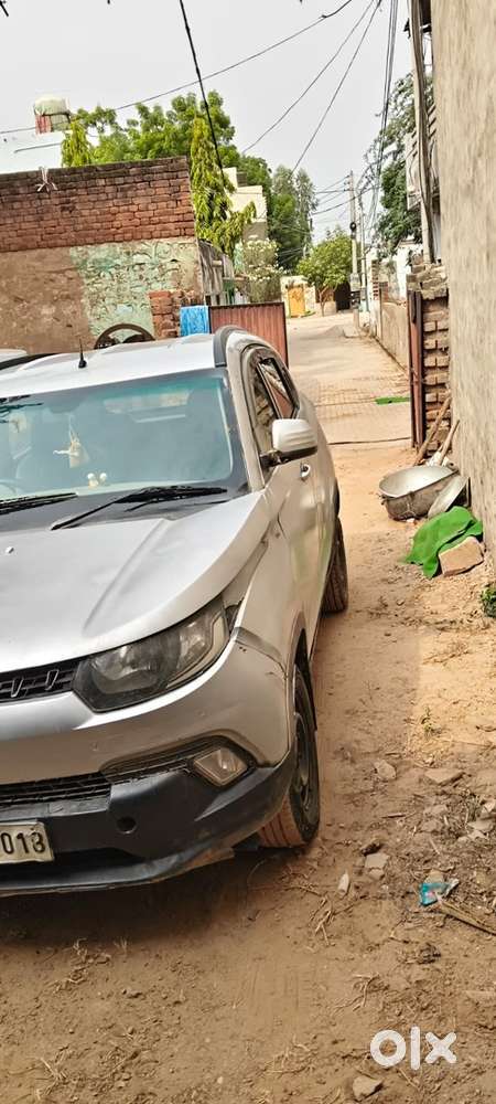 Mahindra Kuv 100 2017