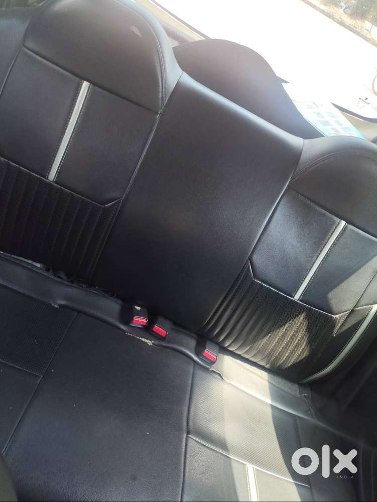 बड़ी गाड़ी लेने का इच्छुक हूं इसलिए बेच रहा हूं