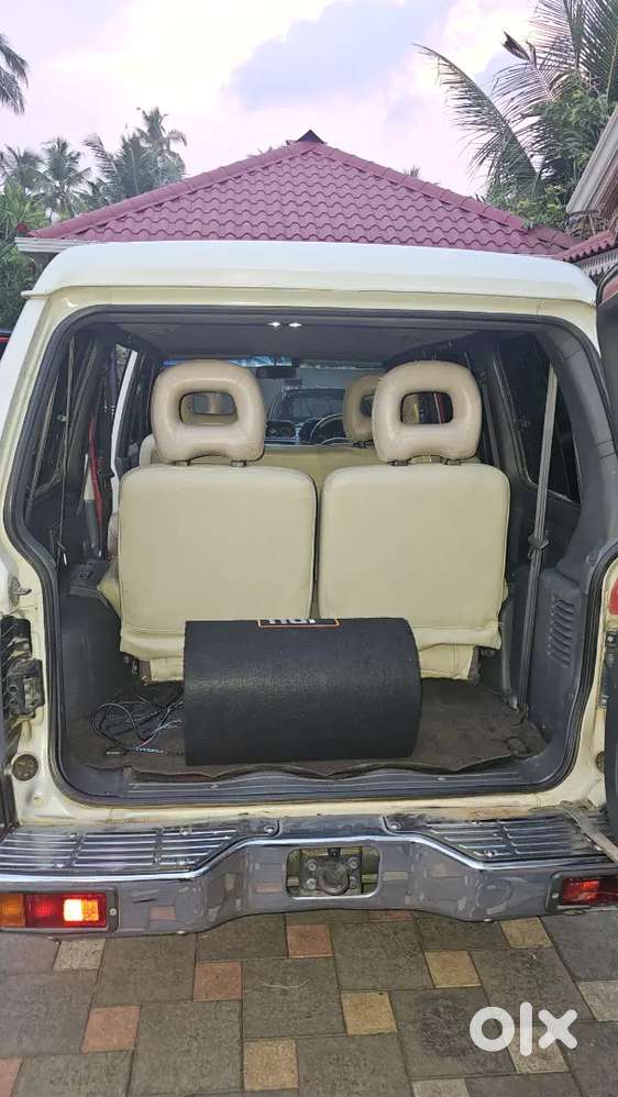 Mitsubishi Pajero ,clean Engine Room With No Accident History