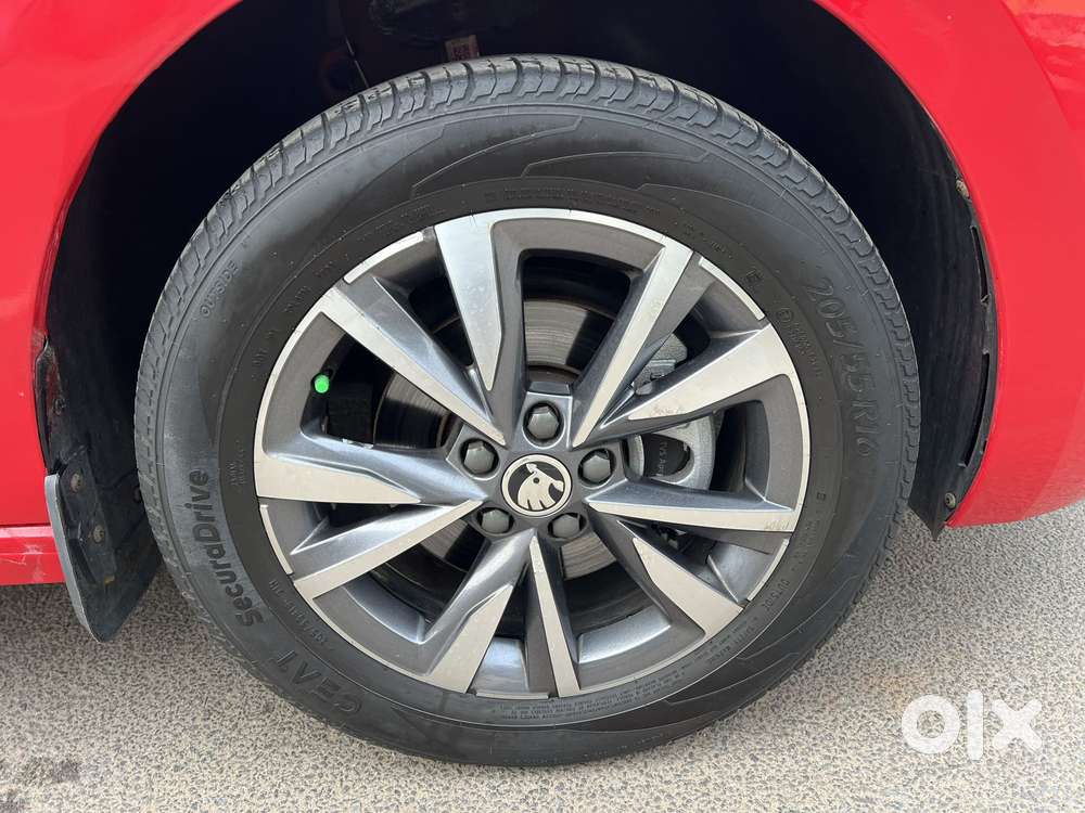 Skoda Slavia Style 1.0l Tsi At, 2022, Petrol