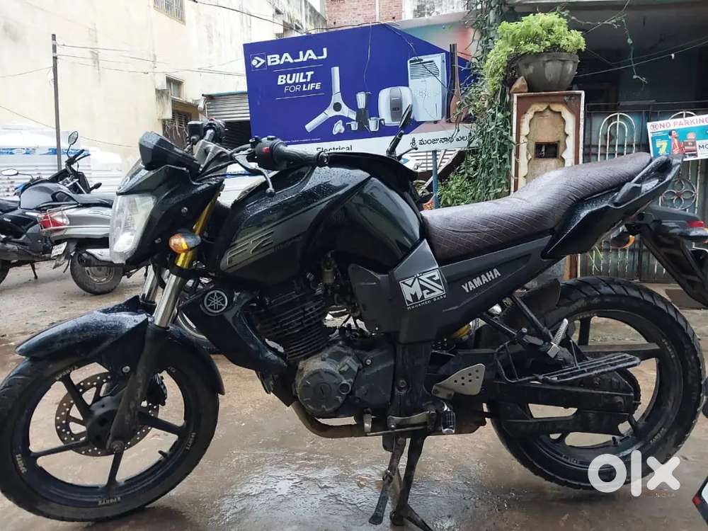yamaha fz black colour
