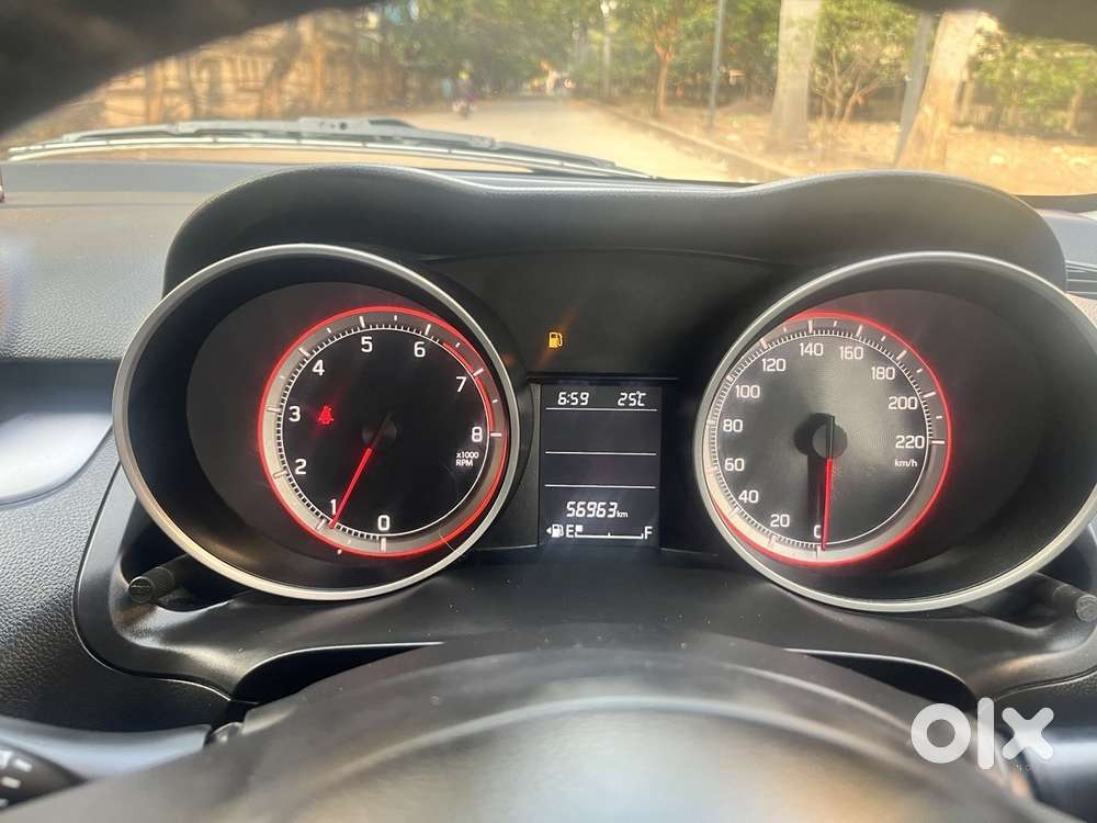 Maruti Suzuki Swift Vvt Zxi, 2022, Petrol