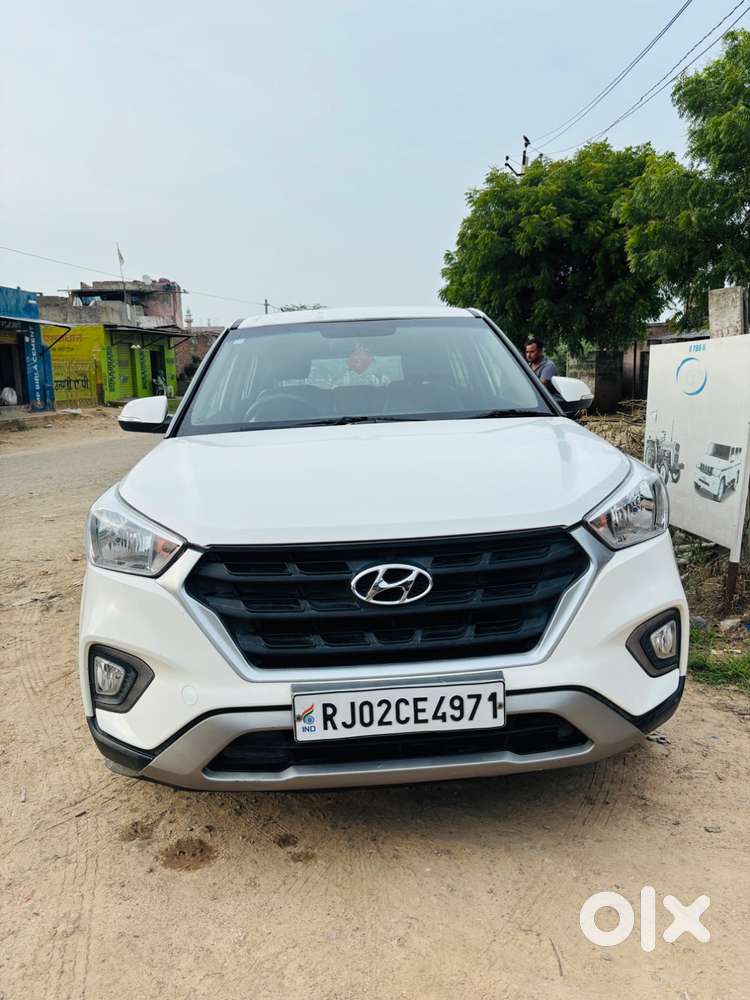 Hyundai Creta White – Excellent Condition  Well Maintained  Genuine