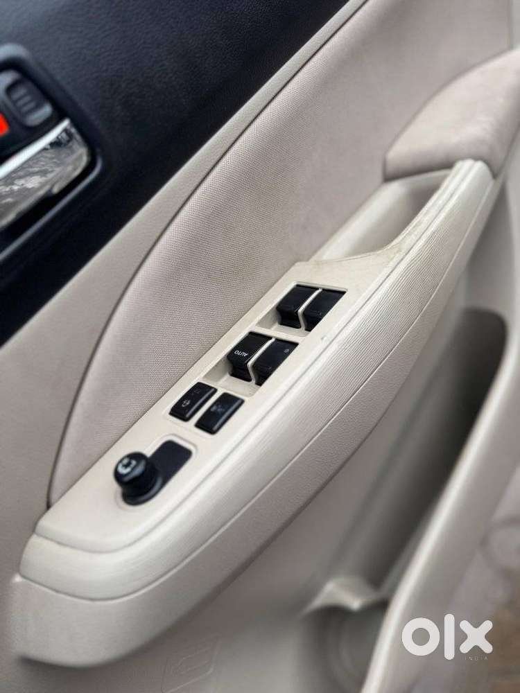 Maruti Suzuki Dzire Vxi Ags, 2018, Petrol