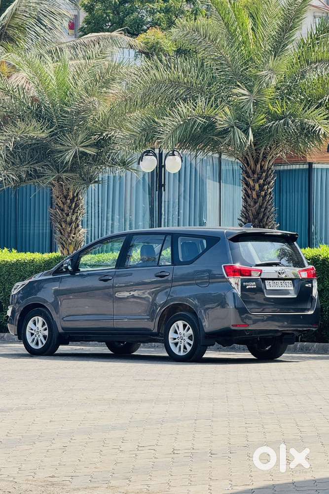 Toyota Innova Crysta [2016-2020] 2.4 Gx At 8 Str, 2017, Diesel